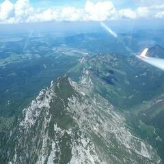 Verortung via Georeferenzierung der Kamera: Aufgenommen in der Nähe von Stadtgemeinde Gmunden, 4810 Gmunden, Österreich in 2400 Meter